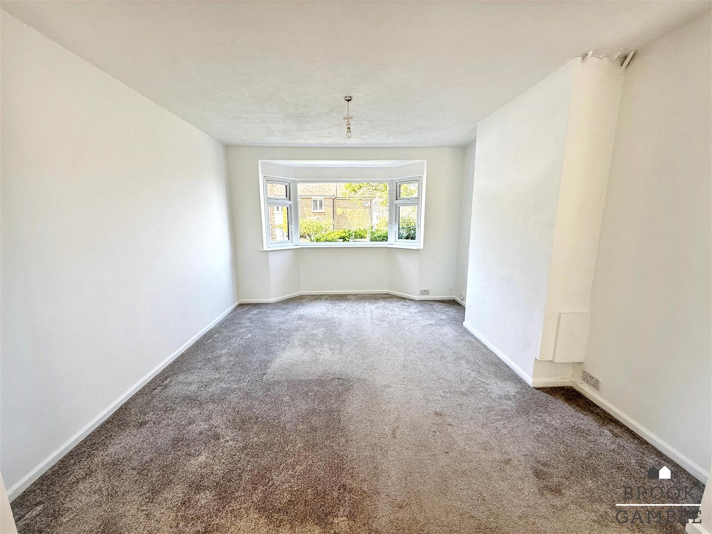 4 Bedroom House. Cherry Garden Road in Eastbourne, 2
